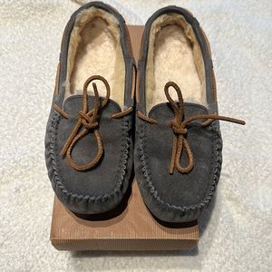 Ugg Dakota slippers women’s SZ 7  grey